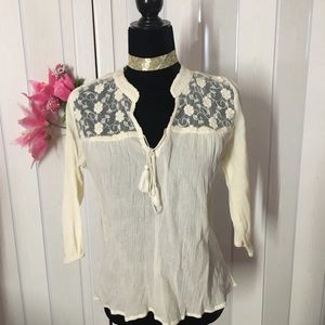 Gold Drama Cream top size small